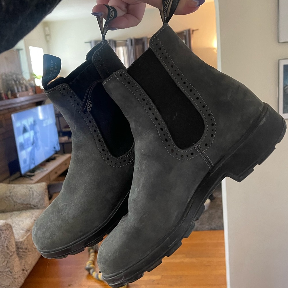 Women’s Blundstone High Top Chelsea Boots in Rustic Black